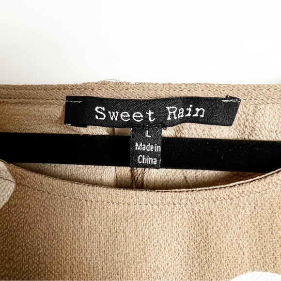 Sweet Rain - Beige & White Polka Dot Casual Keyhole Layered Back‎ Blouse - Sz. L - Picture 3 of 7